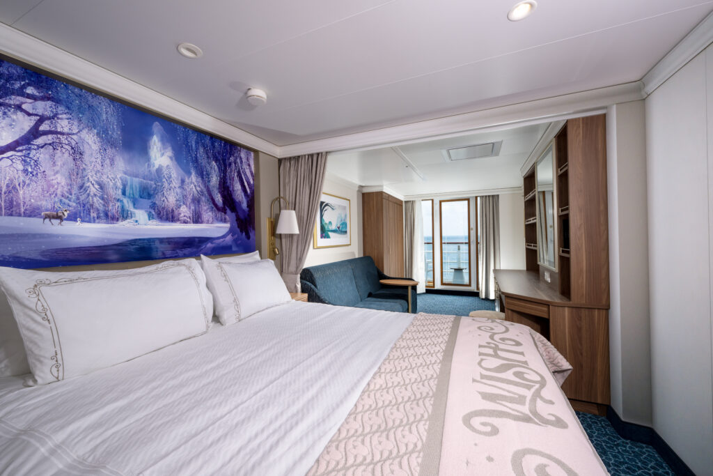 Oceanview balcony stateroom with Verandah layout on Disney Wish
