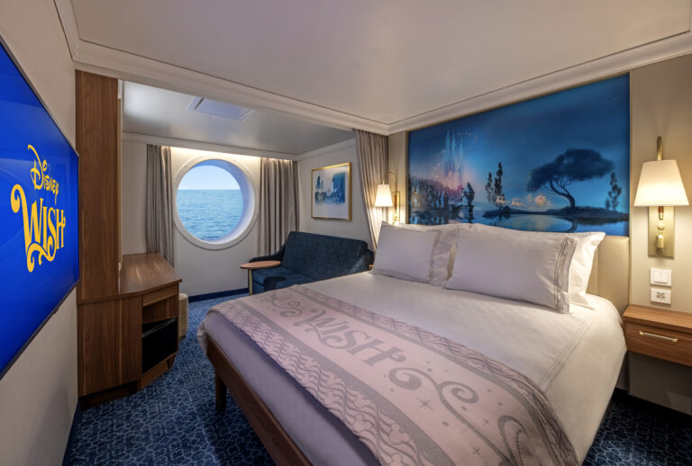 layout of the Disney Wish Oceanview Stateroom with porthole